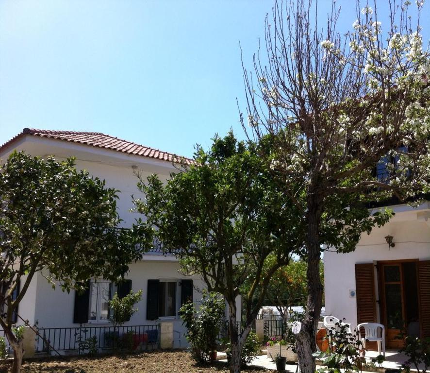 Spyros Apartments Kalamaki  Exterior photo