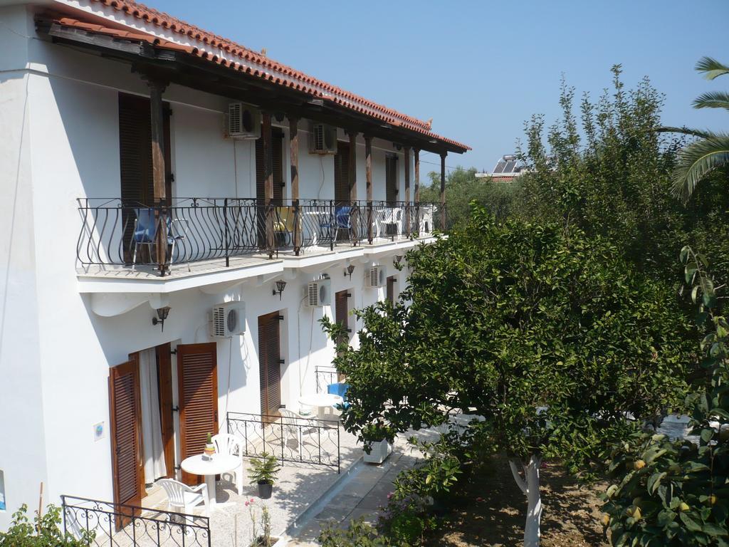 Spyros Apartments Kalamaki  Exterior photo