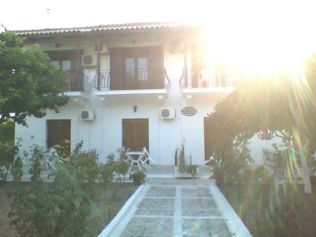 Spyros Apartments Kalamaki  Exterior photo