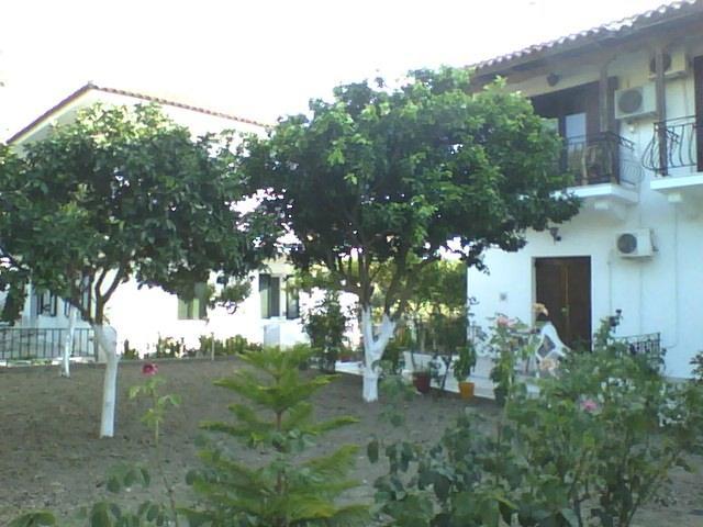 Spyros Apartments Kalamaki  Exterior photo
