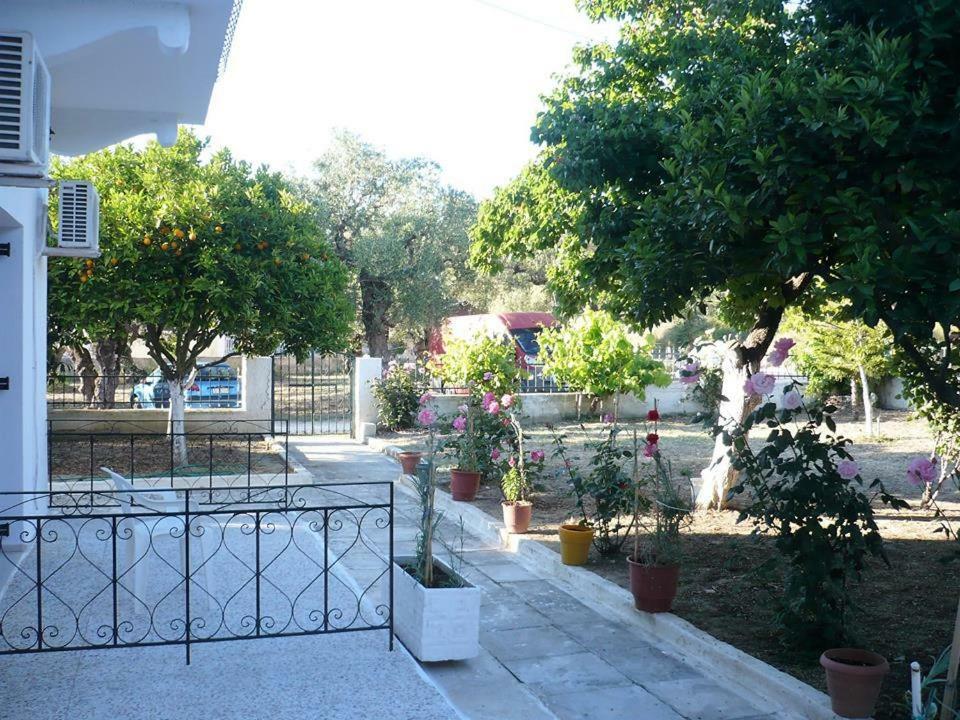 Spyros Apartments Kalamaki  Exterior photo