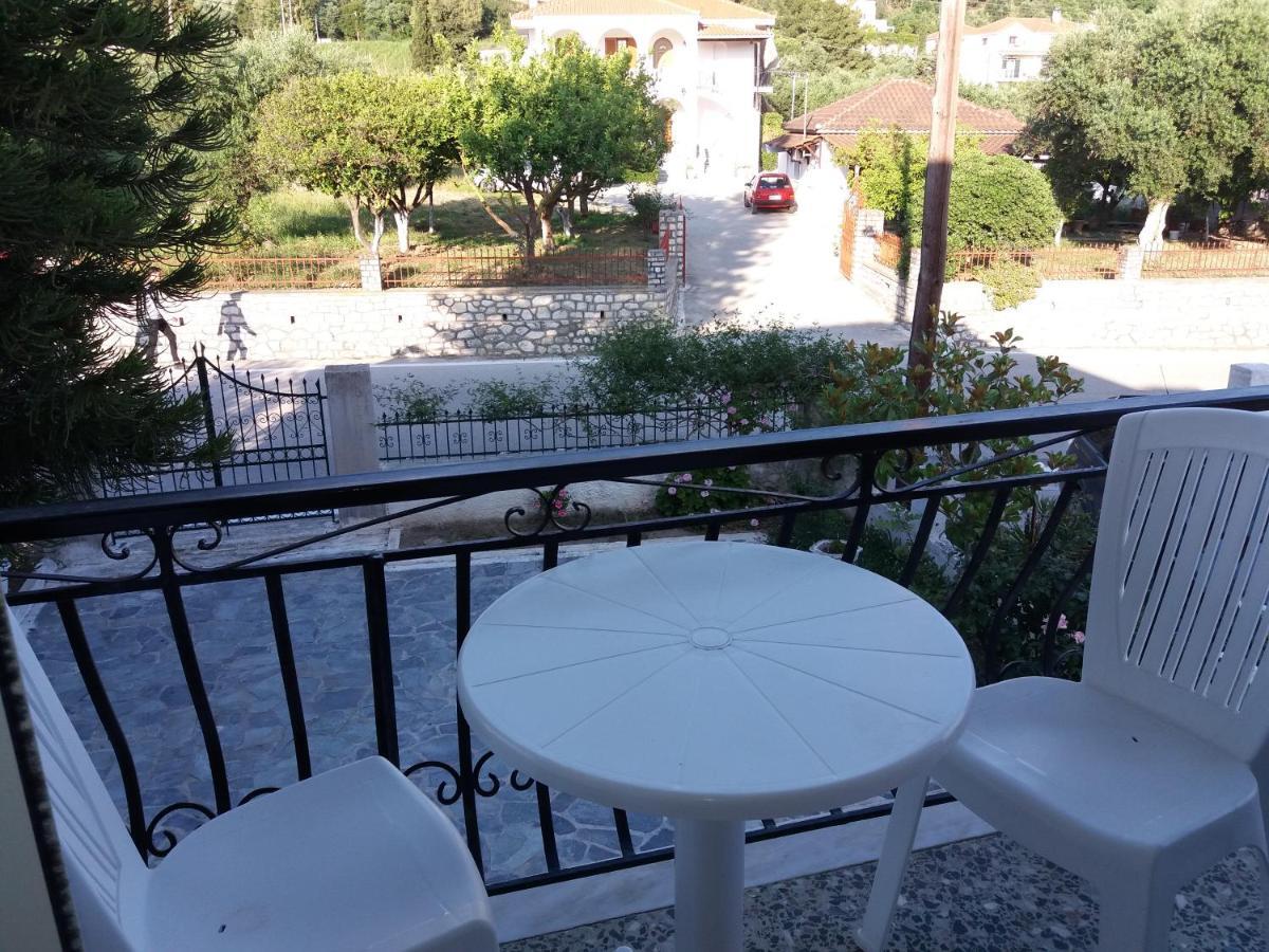 Spyros Apartments Kalamaki  Exterior photo